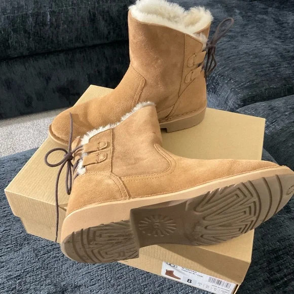 Women Naiyah UGG Boots chestnut - Picture 2 of 3